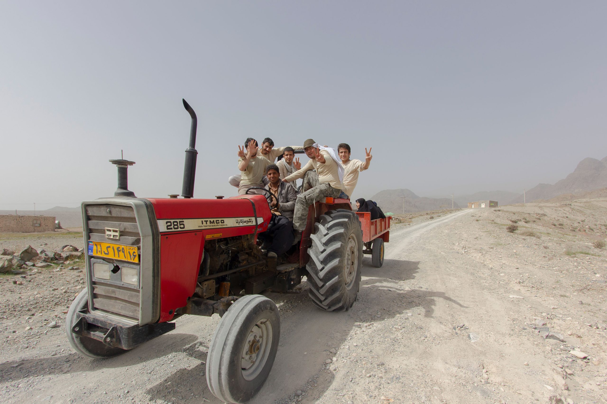 tractor-6702858_web